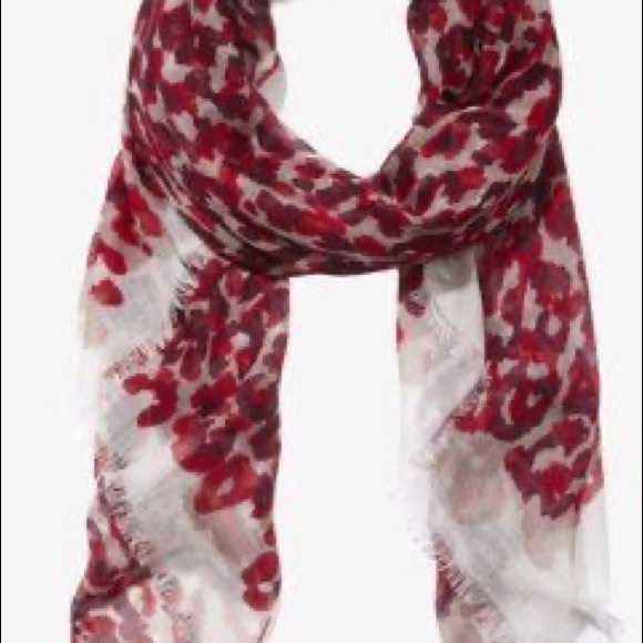 bundle of 4 Express Overlapping Leopard Scarves - Picture 5 of 8